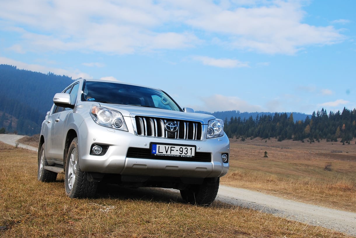 Toyota Land Cruiser hosszú teszt: folyón, völgyön, Gyimeseken