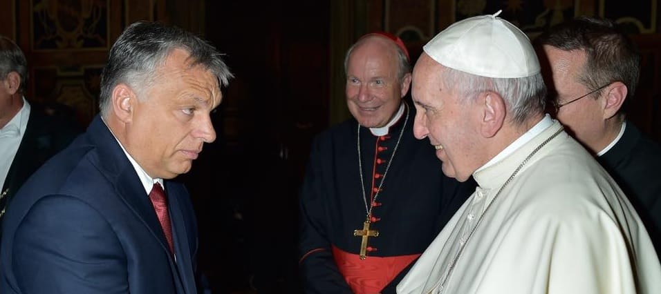 Pápagyalázó kommenteket írtak Orbán Facebook-oldalára