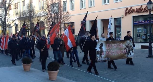 SS-jelvény miatt ítélték el a Székesfehérváron masírozó szélsőségest
