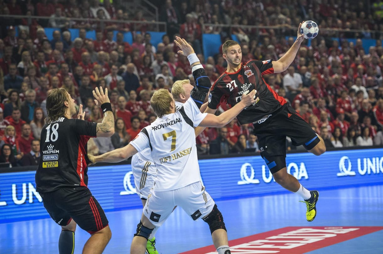 Most behúzta a végét a Veszprém