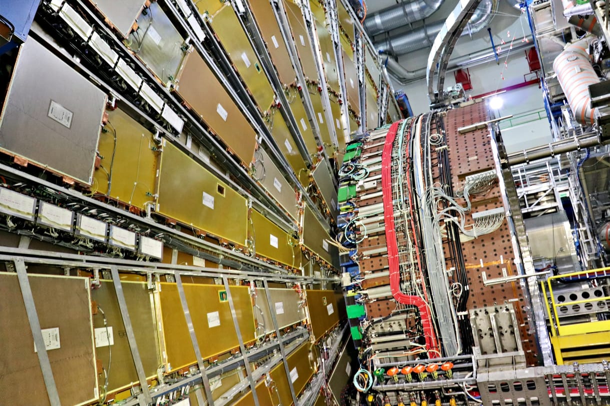 Nagy felfedezést tettek a CERN kutatói: először találtak kísérleti bizonyítékot a Higgs-bozon két müonra bomlására