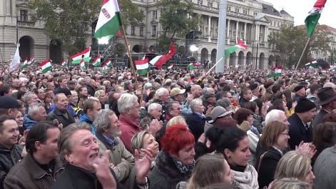 Így láthatta Orbán a tegnapi botránytüntetést - videó