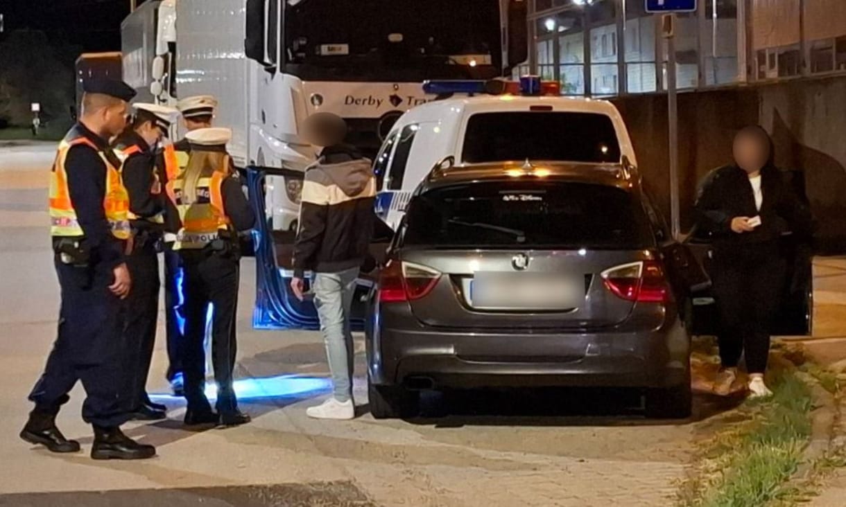 Rendőrségi razzia volt egy illegális autós rendezvényen Székesfehérváron