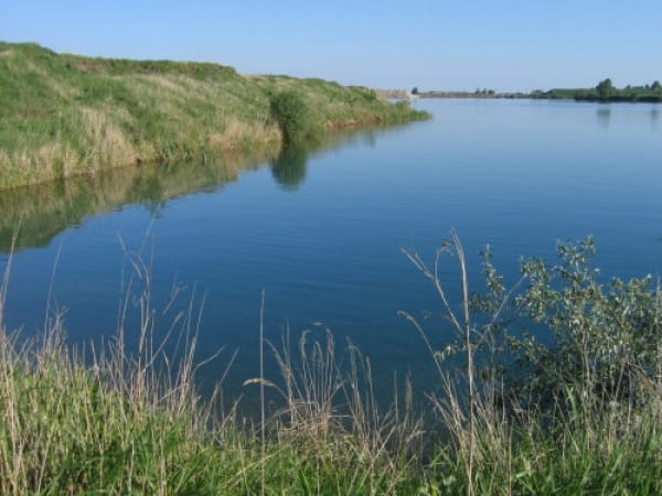 Kempingező apa és lánya aludt a nyékládházi tóba gurult autóban