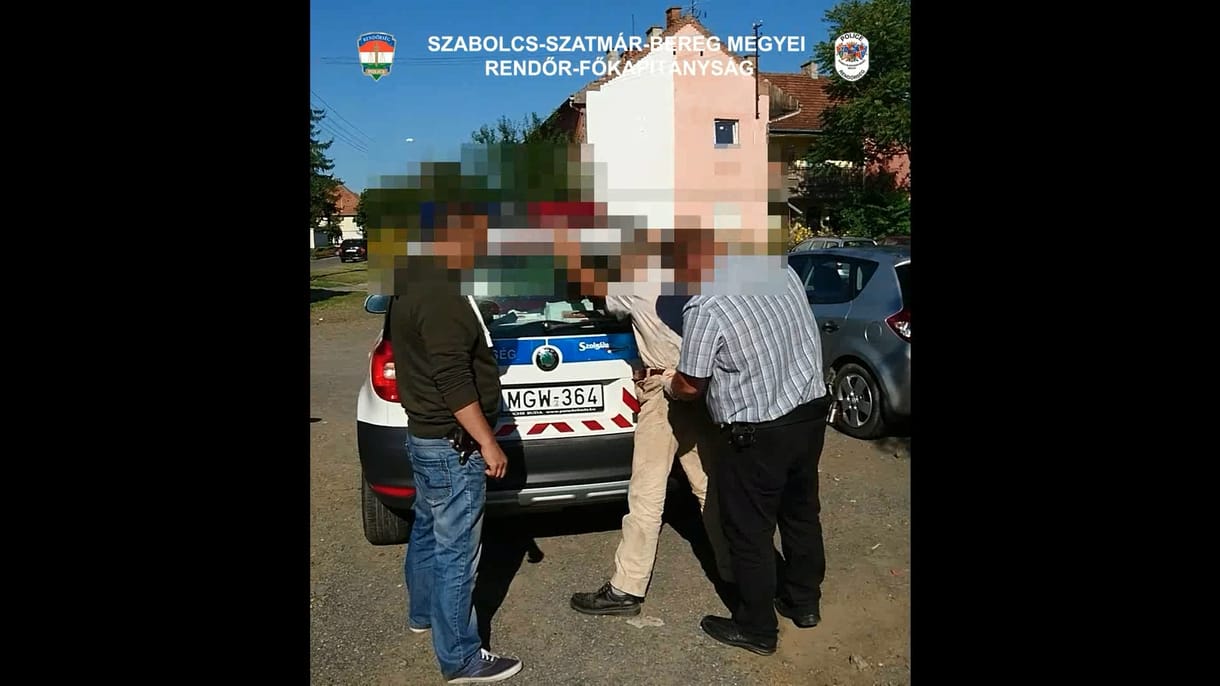 Ököllel és karóval vertek egy férfit Mátészalkán, mert nem adott cigit