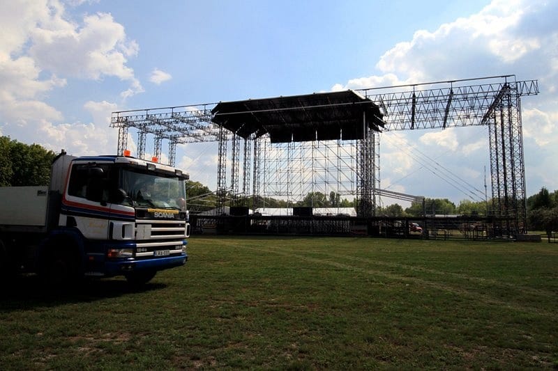 Fotók: már félig kész a Sziget