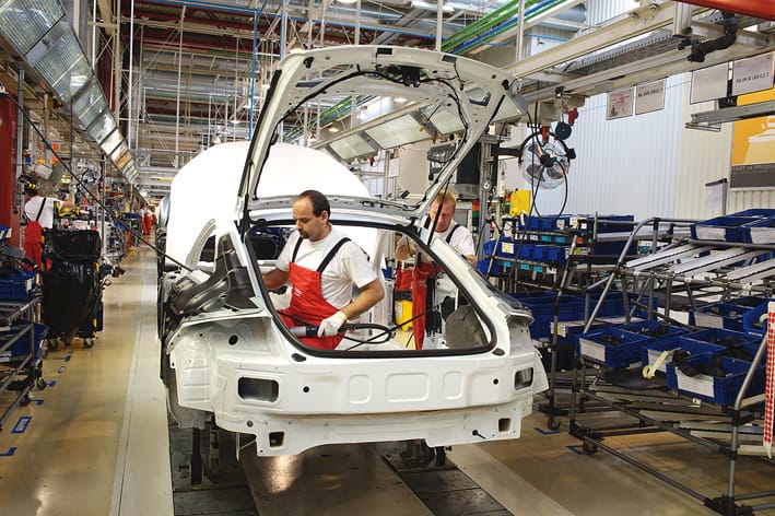 Az Audi több mint tízezer embert vehet fel 2020-ig