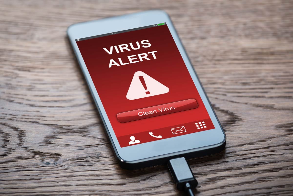 Komoly biztonsági rést találtak az Androidban: az alkalmazásokon keresztül kémkedhetnek utánunk