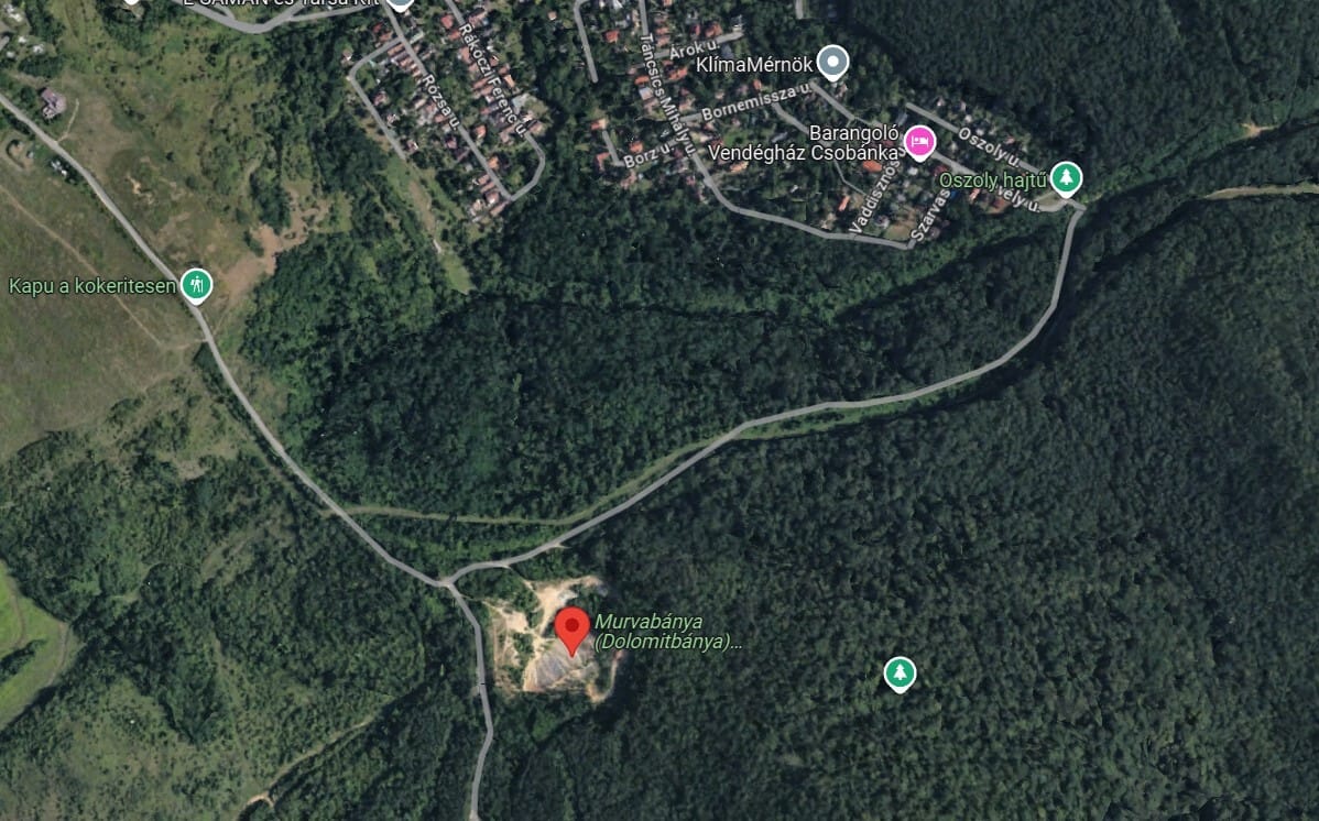 Dolomitbánya, majd sittlerakó nyílik Csobánka mellett, természetvédelmi területen