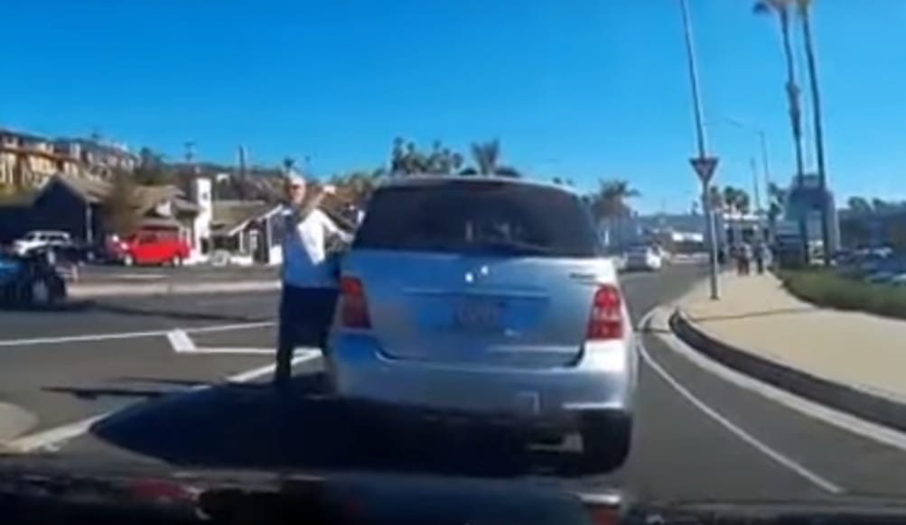Ennél kínosabb közúti balhézást el sem tudunk képzelni – videó
