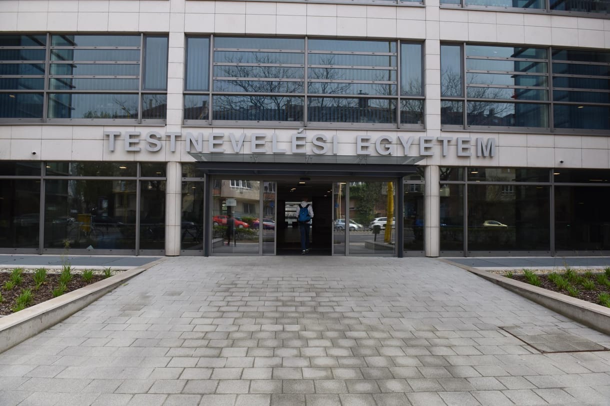 Naponta kerülnek elő új fertőzöttek a Testnevelési Egyetemen
