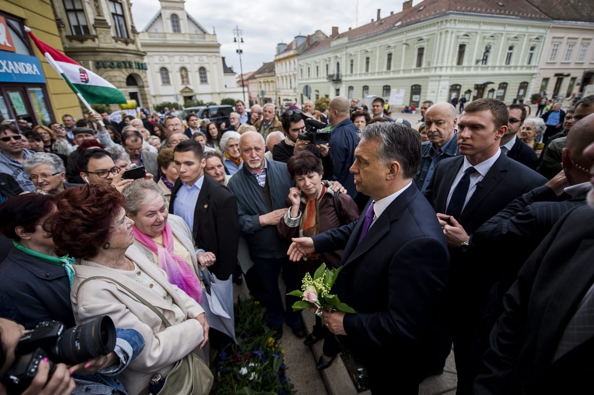 A gyűlölet máglyáján égve