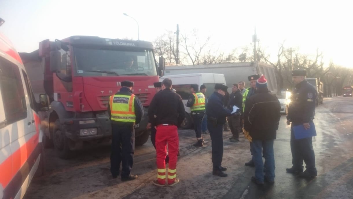 Teherautó lökte meg az egyik Ligetvédőt