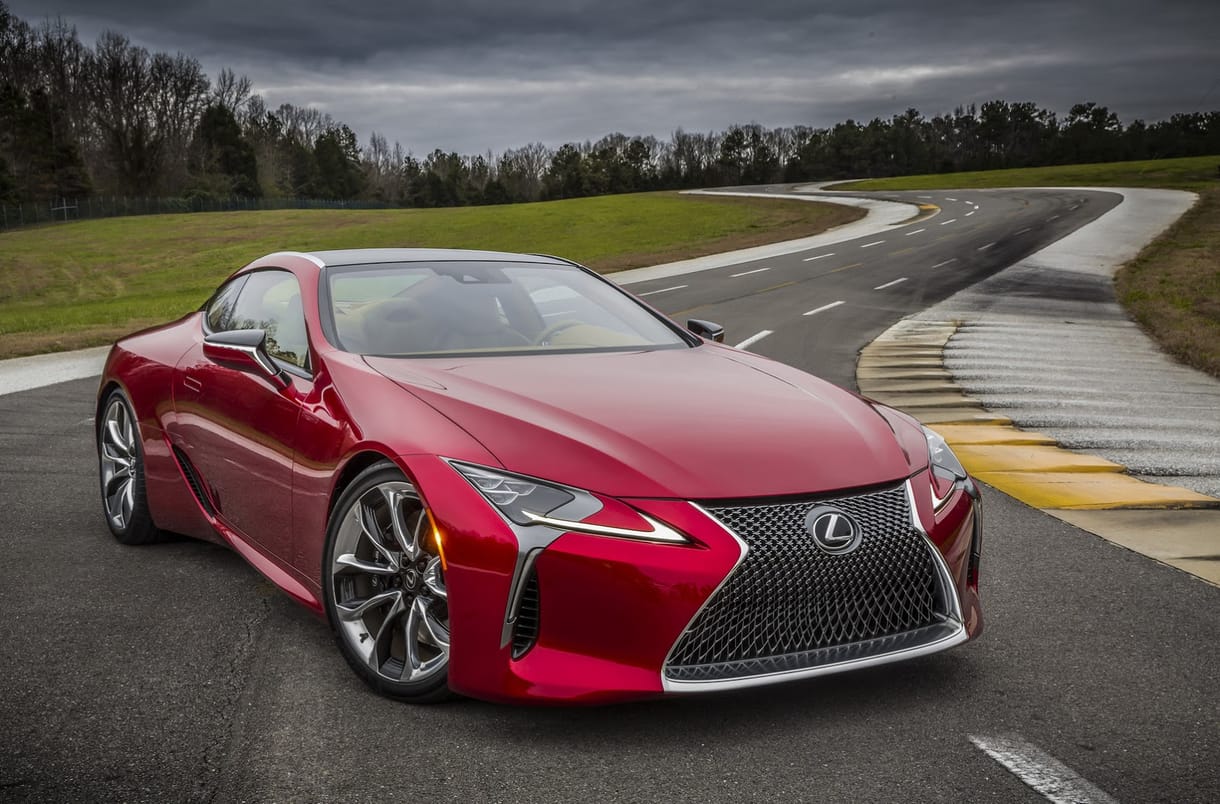 Valami egészen vad dologgal indította az évet a Lexus