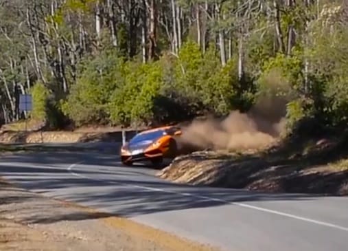 Bírja a gyűrődést a Lamborghini Huracan, még ugratni is lehet vele – videó