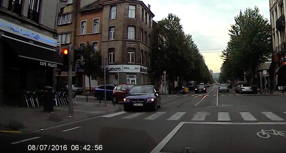 Az ilyen húzások miatt előítéletesek sokan a BMW-sekkel – videó