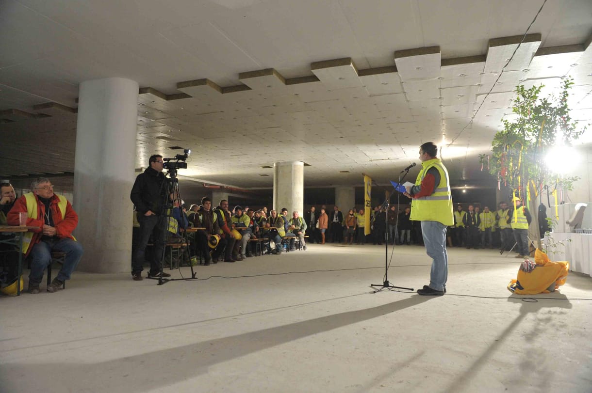 Tengerszint alá került a Kossuth téri bokréta – fotó