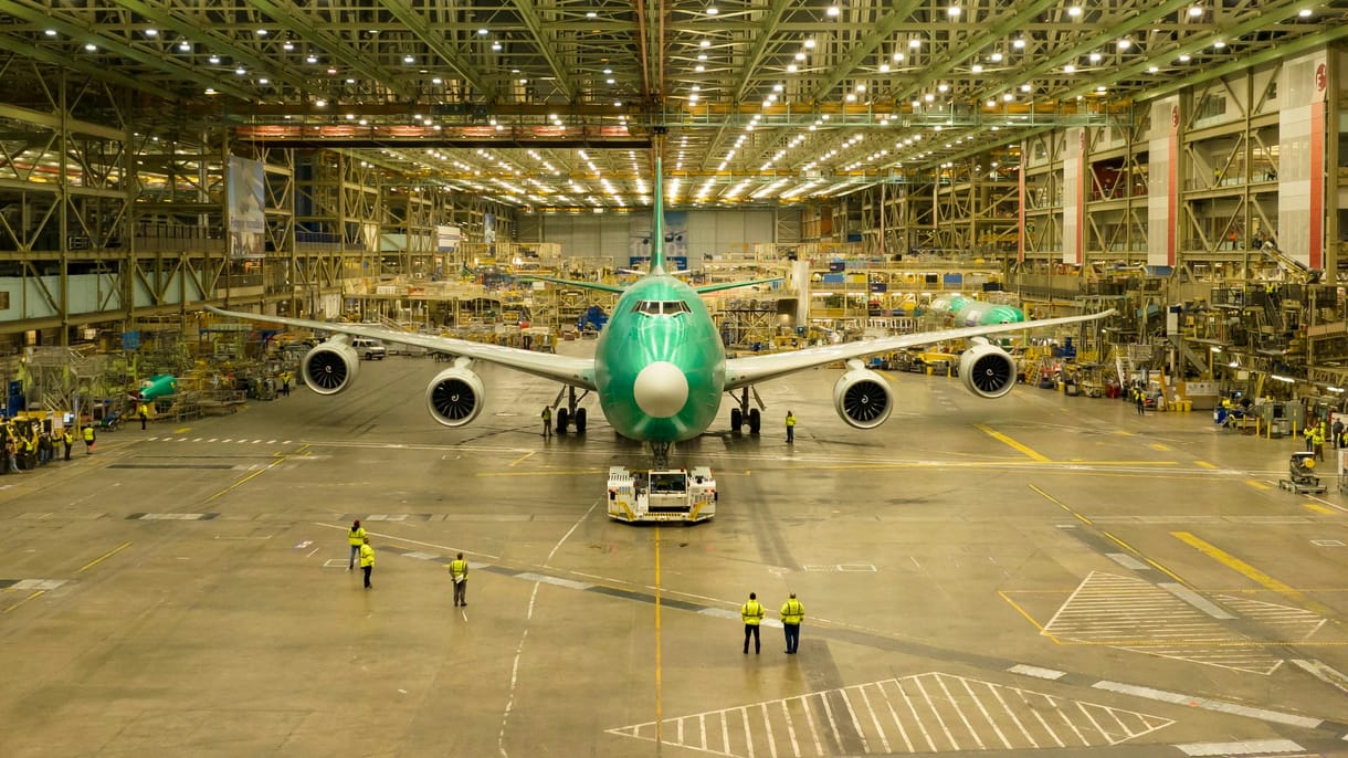 2050-ig még repül a számtalan rekordot tartó Jumbo Jet, de többet már nem gyártanak belőle