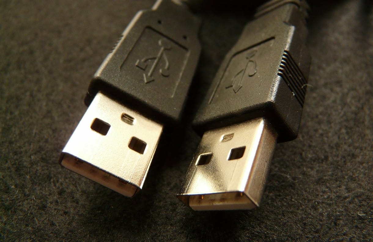 Kiderült a titok: ezért annyira idegesítően nehéz néha bedugni az USB-csatlakozót