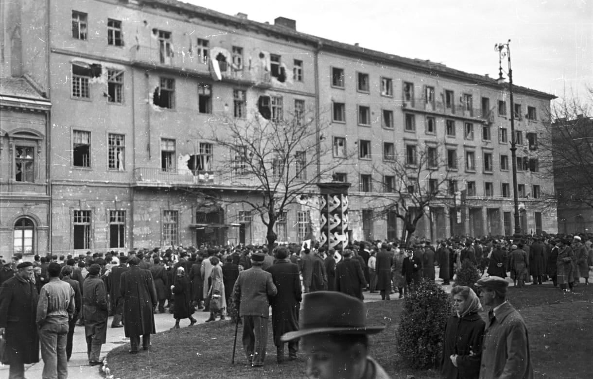 Akkorát baloldalizott a Fidesz, hogy elfelejtette a forradalom áldozatait