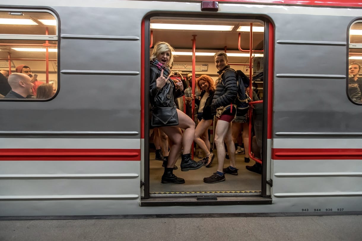 Kihagyhatatlan újévi hagyomány lett a nadrág nélkül metrózás, itt vannak a friss képek