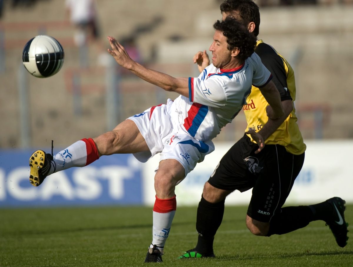 Elengedi futballcsapatát a Vasas