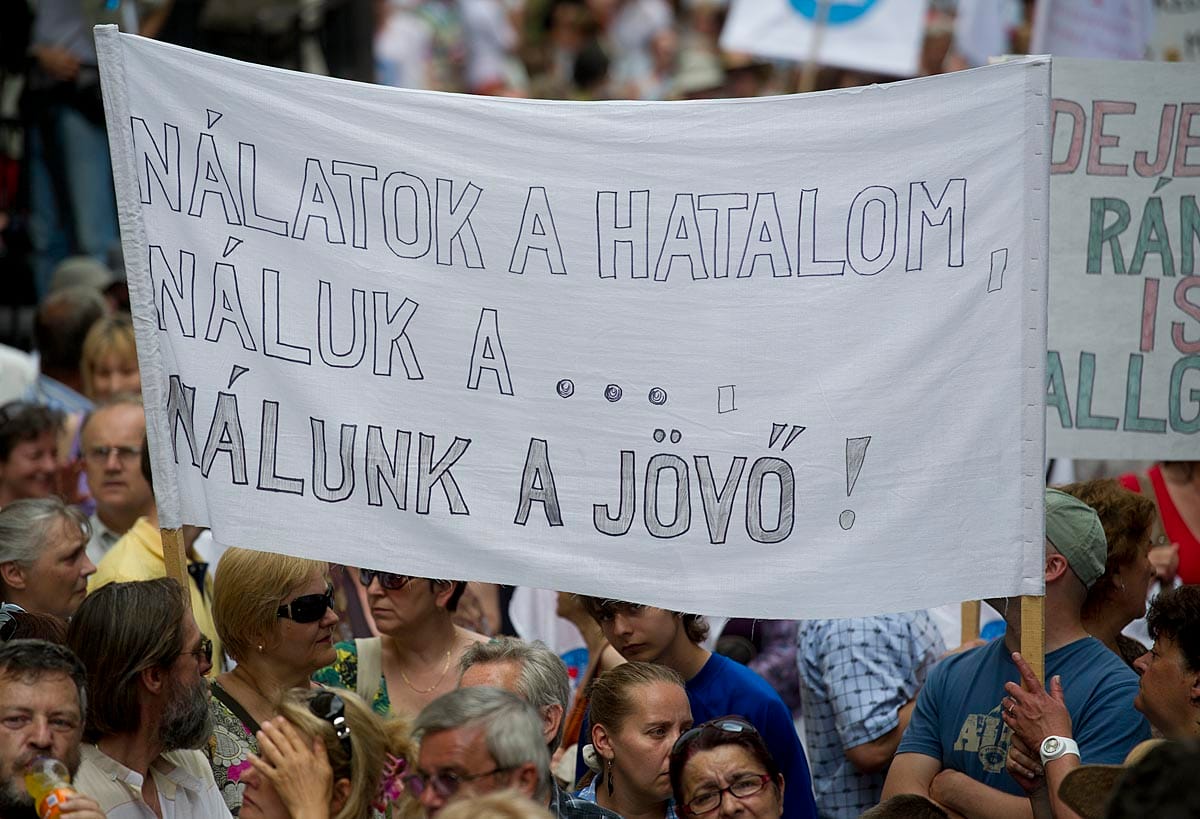 Békésen tüntetnek a pedagógusok