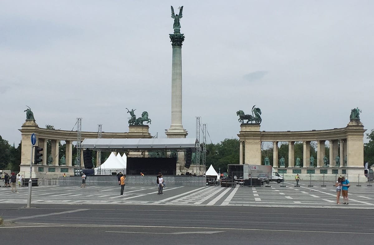 Másképp járnak a buszok a magyar válogatott köszöntése miatt