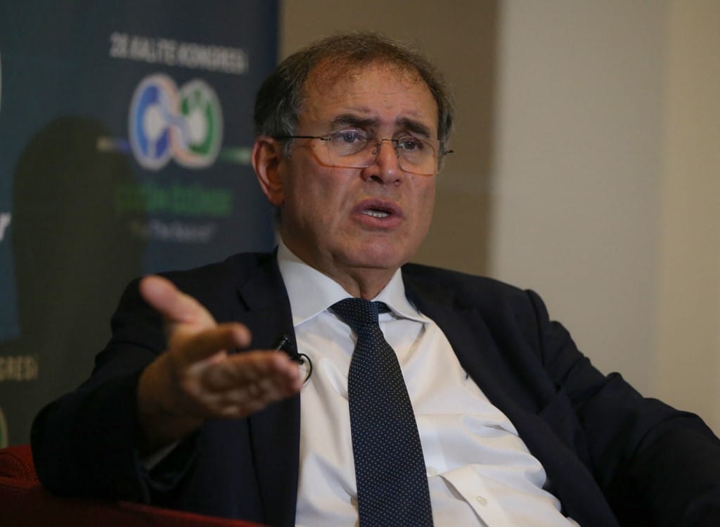 Roubini: Kaotikus évtizedek jönnek, de a mesterséges intelligencia megmentheti a világot