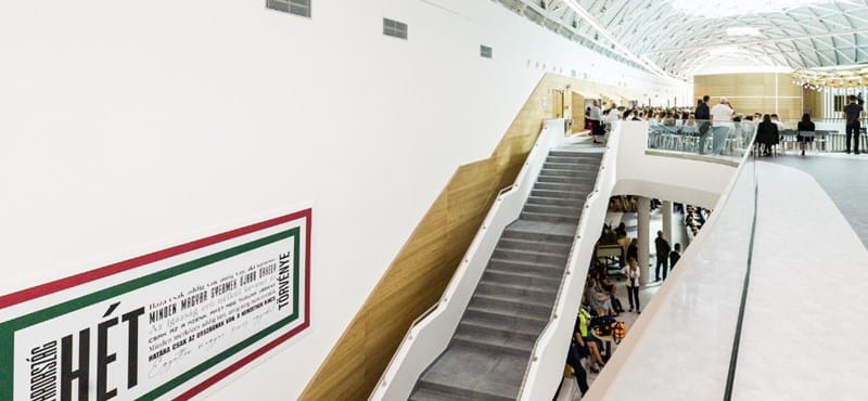 A kormányfő megkérdezése nélkül tetette ki az Orbán-idézeteket a csepeli gimnáziumba Németh Szilárd – állítja az önkormányzat