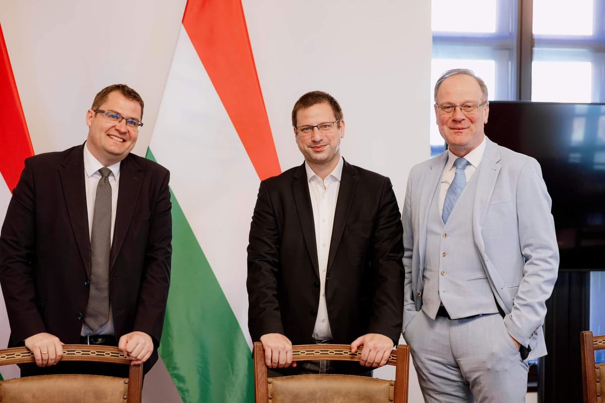 Gulyás Gergely miniszter visszatért a munkába