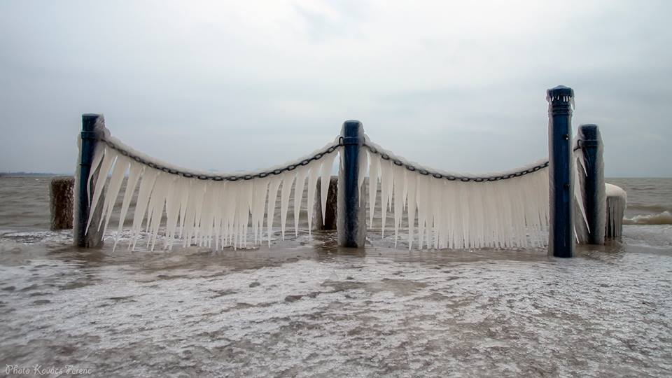 Nézegessen gyönyörű jeges fotókat a Balatonról!