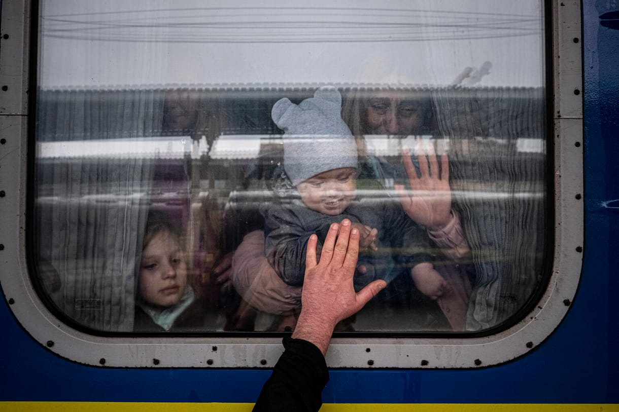 Közös felelősségünk, hogy az Ukrajnából menekülő gyerekek ne csak védelmet, de megfelelő oktatást is kapjanak