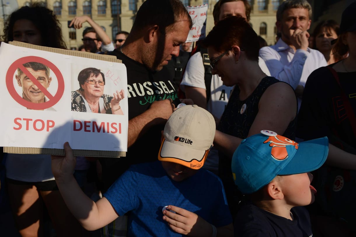 Orbán-módra brüsszelezik az uniós pénzekből gazdagodó cseh oligarcha-miniszterelnök