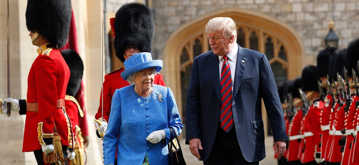 Trump: Gusztustalan álhír, hogy megvárattam volna a királynőt