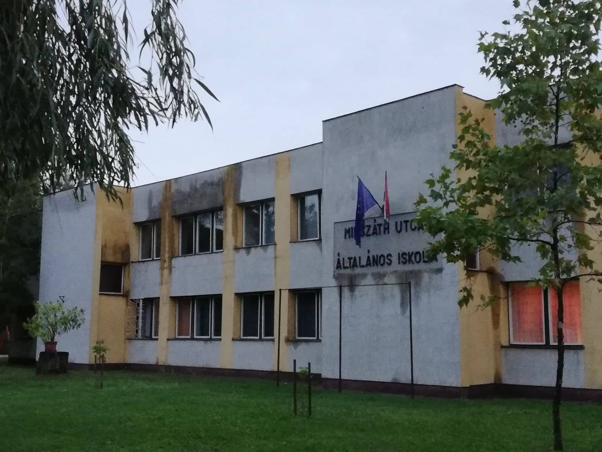 A marcali iskolában is a plafonból folyik időnként a víz a gyerekekre