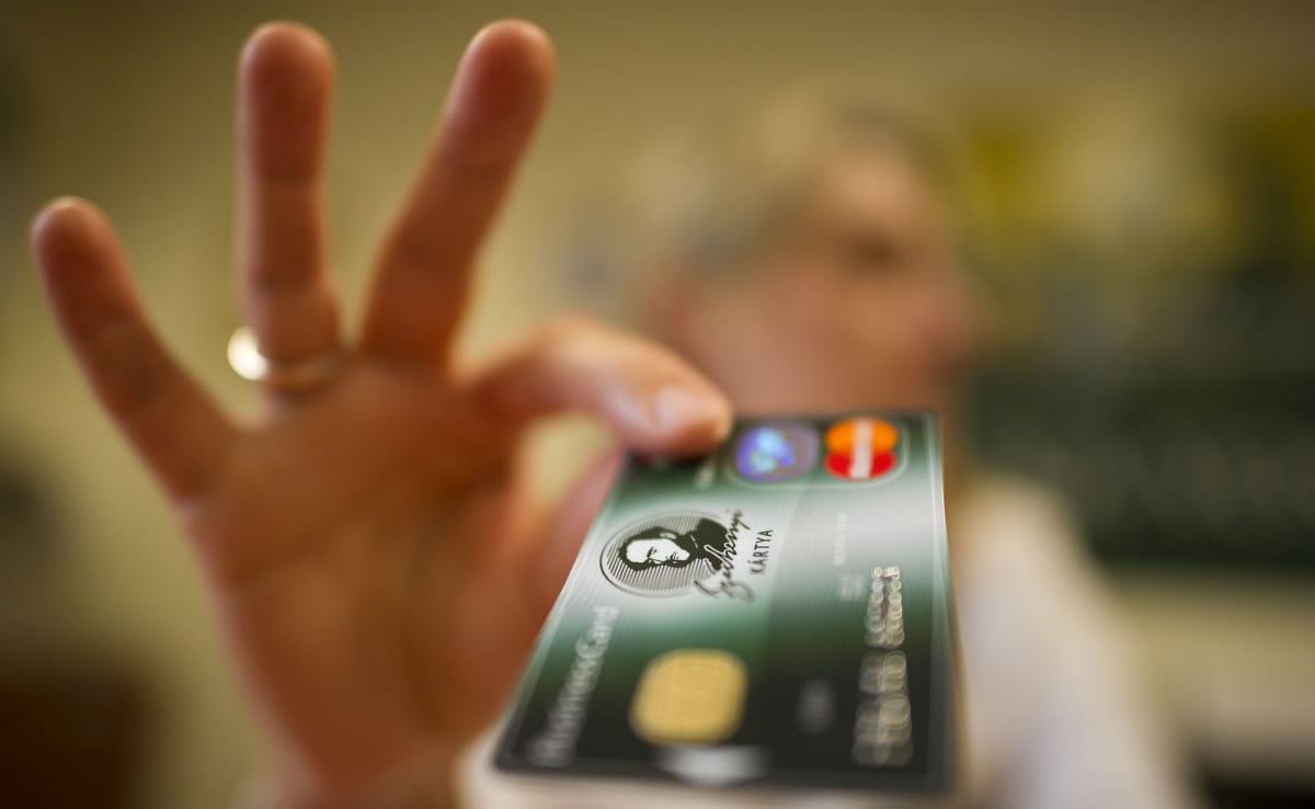 Van bankkártyája? Jövő héttől minden jobb lesz (de legalábbis olcsóbb)