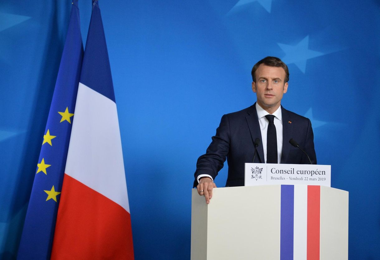 Macron nem vitte túlzásba Orbán üdvözlését Brüsszelben – videó