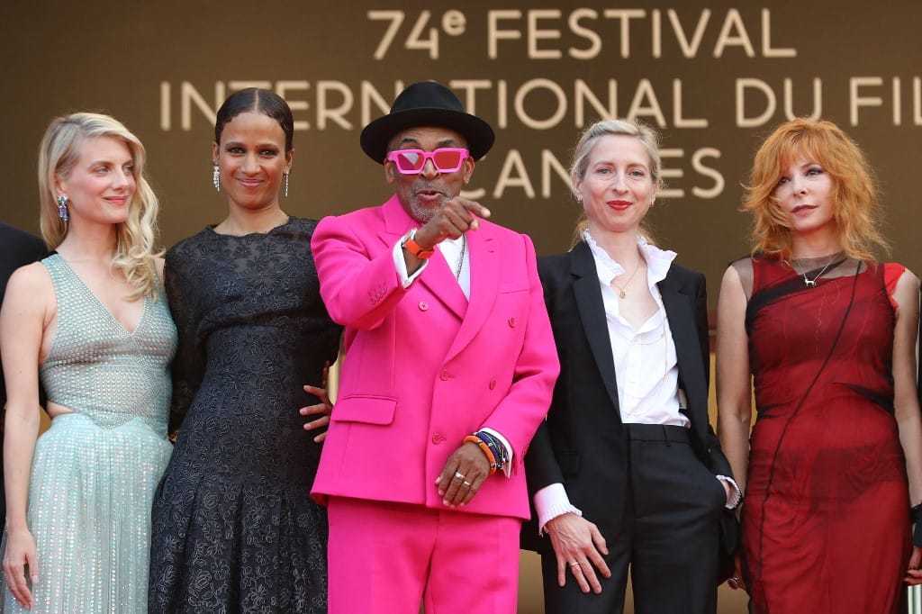 Újraéledt Cannes, maszk nélkül sétáltak a sztárok a vörös szőnyegen