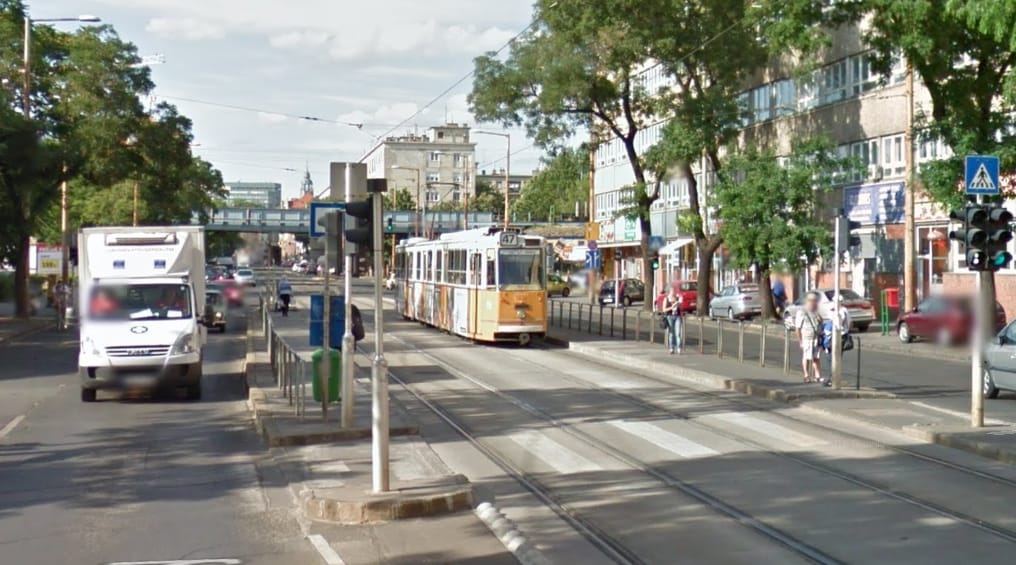 Maszkos fegyveresek a frászt hozták a villamosozókra Budapesten