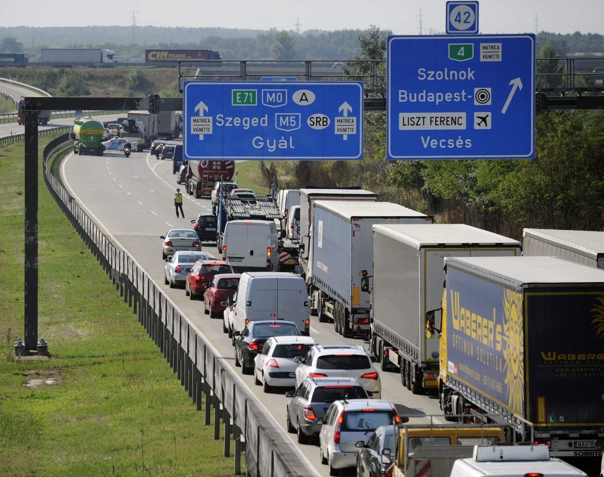 Bedugult az M5-ös autópálya Budapest felé