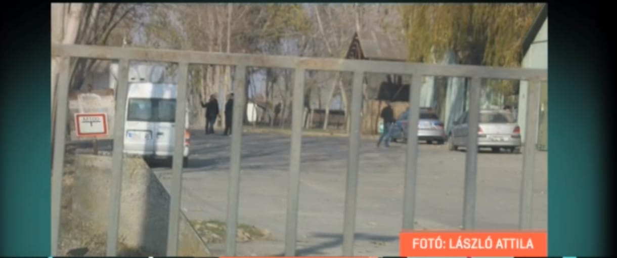 Rendőrök rohanták le Simonka György birtokait, lakását