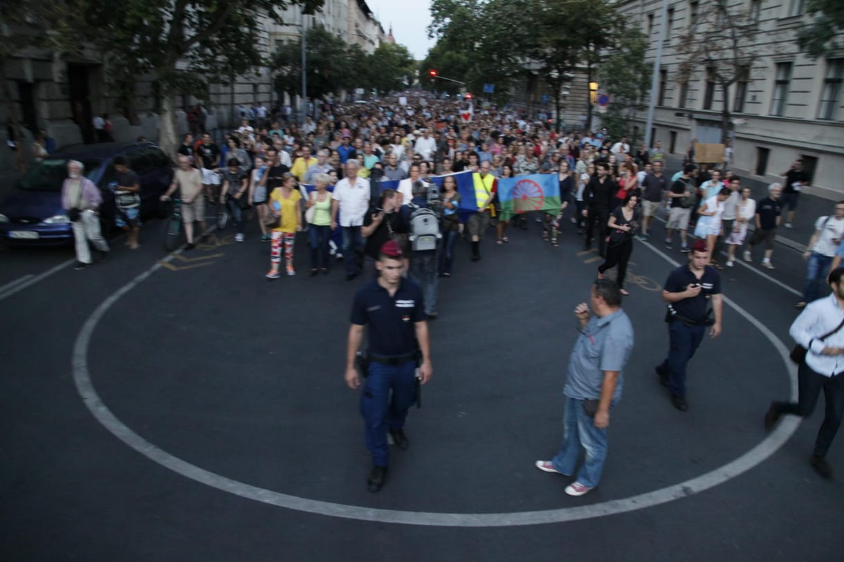 Tüntetőkkel telt meg a Kossuth tér
