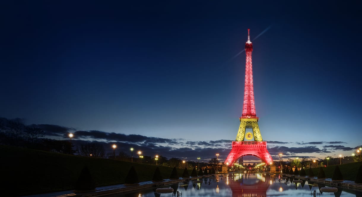 Posztoljon ma a Facebookra #HUN címkével, és este piros-fehér-zöld lesz az Eiffel-torony