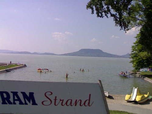 Erősebb rendőri jelenlét a Balaton déli partján