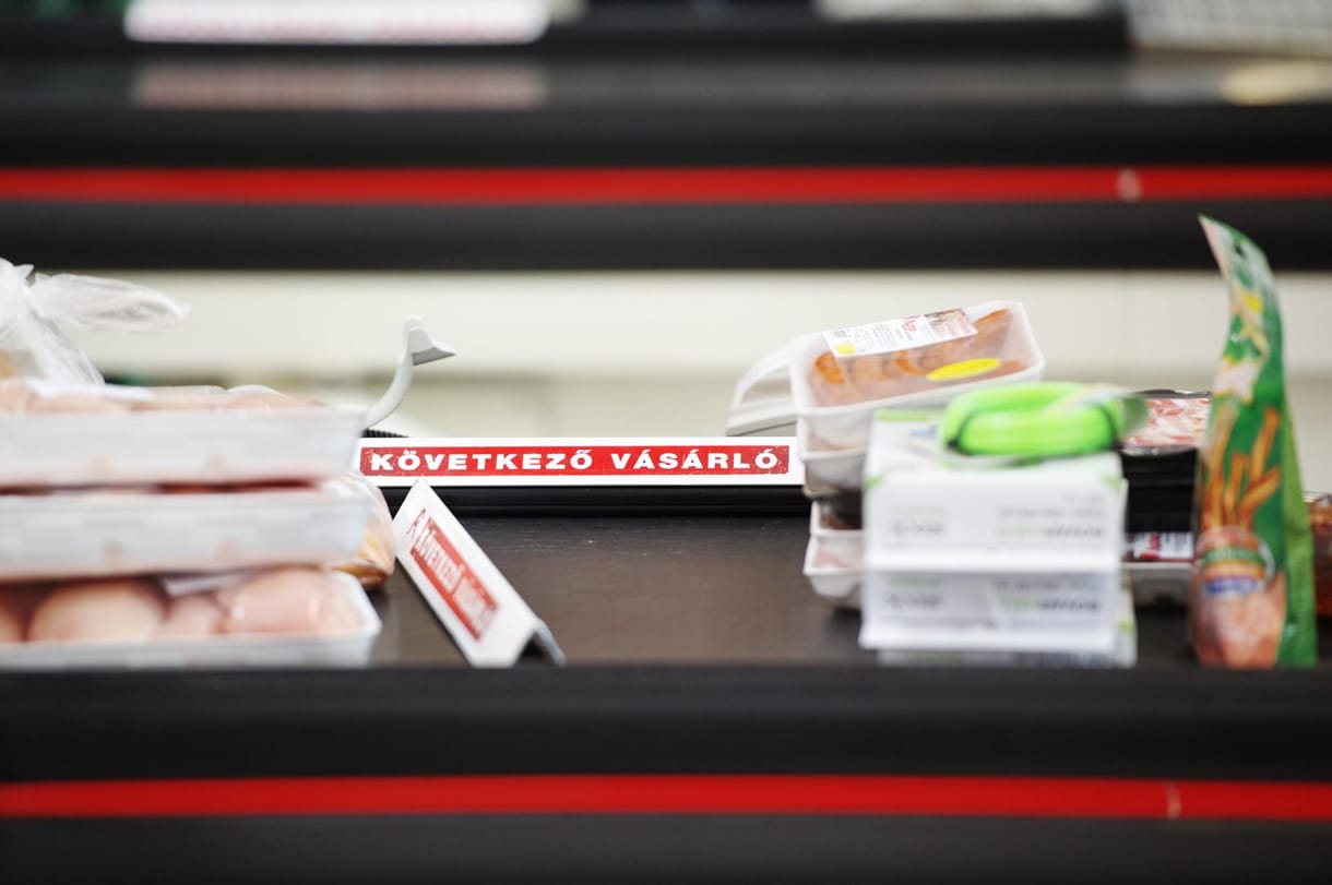 Megállapodott az Auchan a szakszervezettel a béremelésről