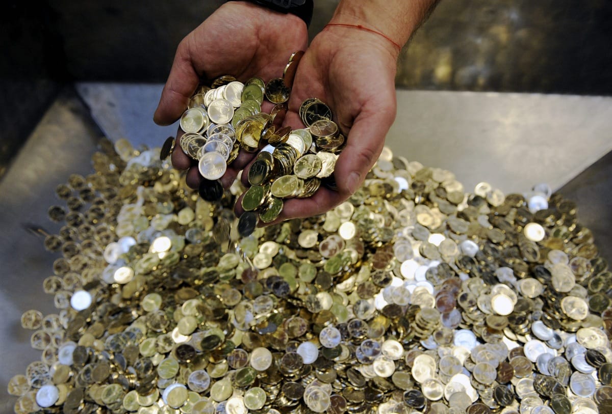 Gyengült a forint kora este