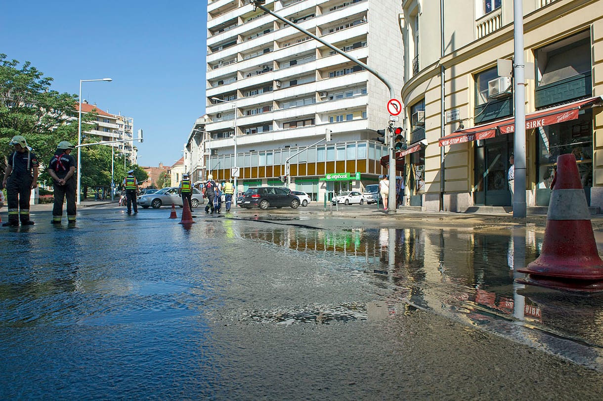 Újabb csőtörés történt Budán
