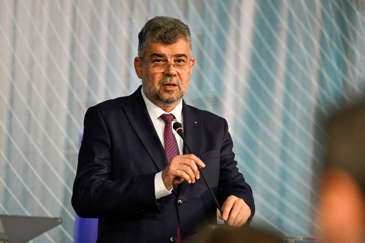 Államfőt választ vasárnap Románia, a szociáldemokrata jelölt a legesélyesebb