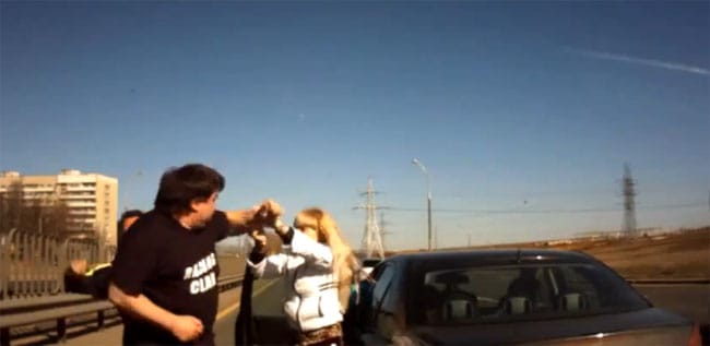 Ilyen, amikor bunyó lesz az autósok vitájából - videó